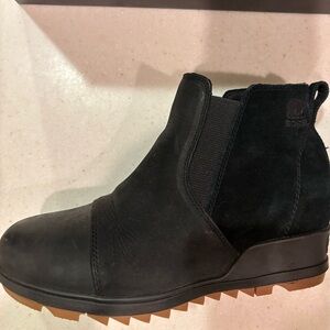 Sorel Women’s Black Ankle Boots. Waterproof. Size 8